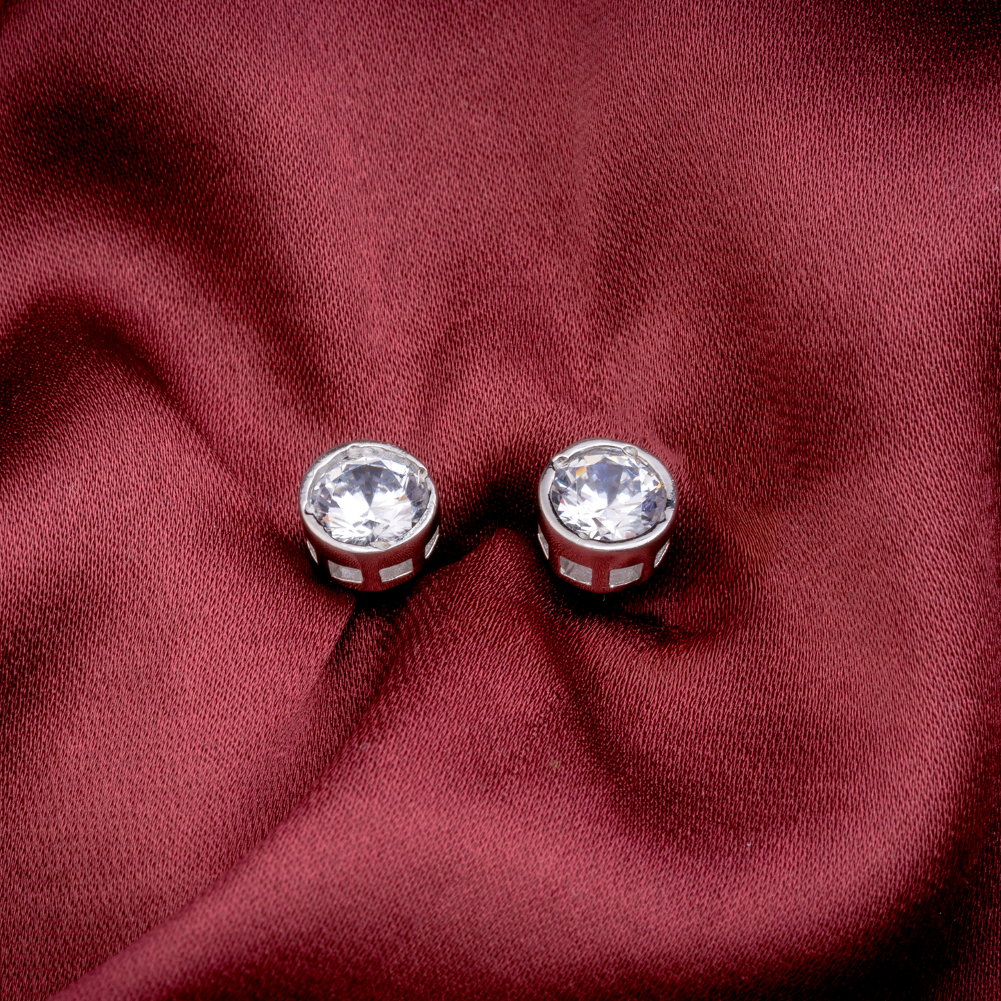 Luna Rounds Stud Earring