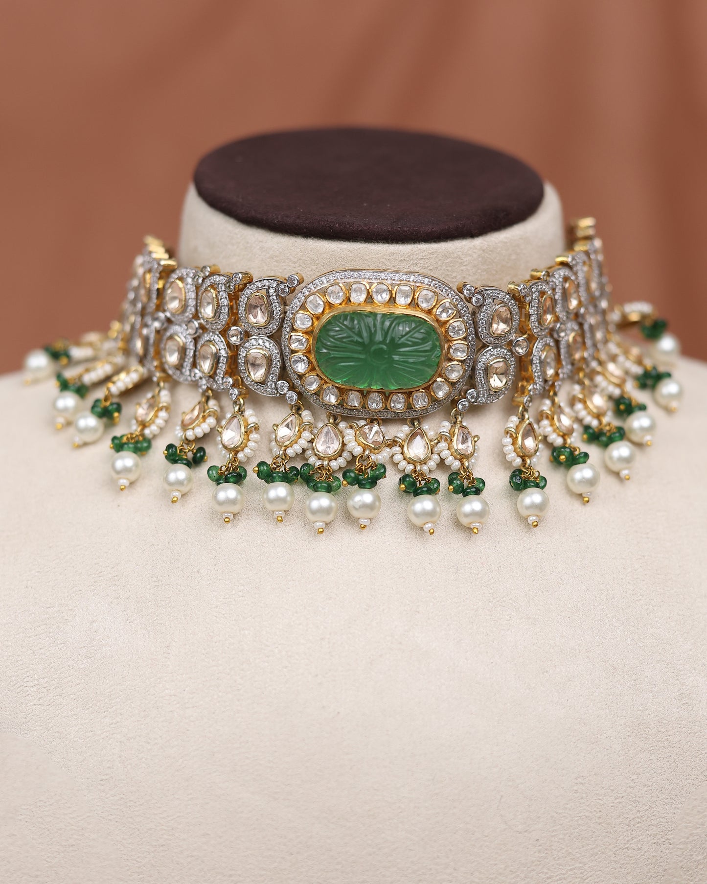 Taarini Kundan Choker