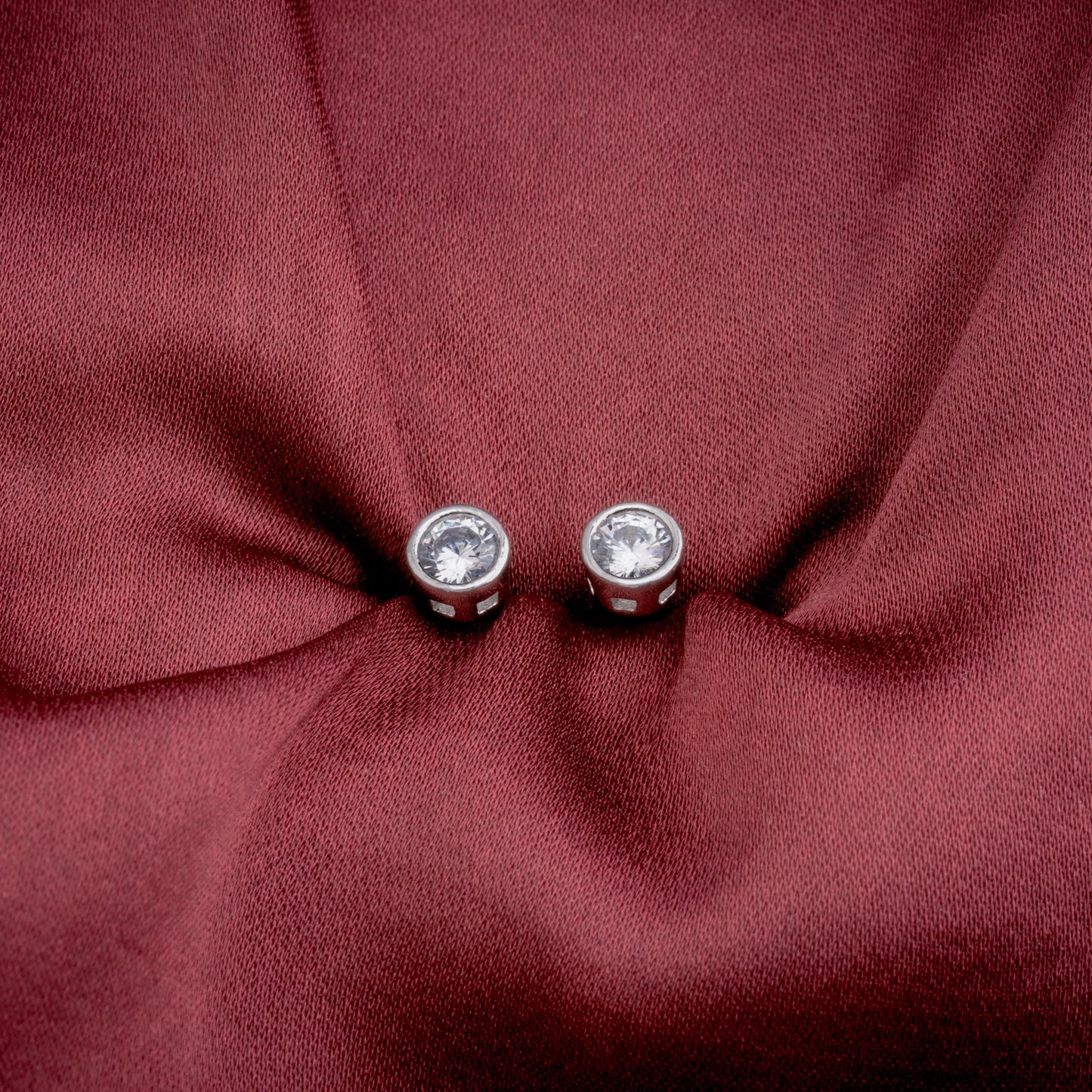 Radiant Edges Stud Earring