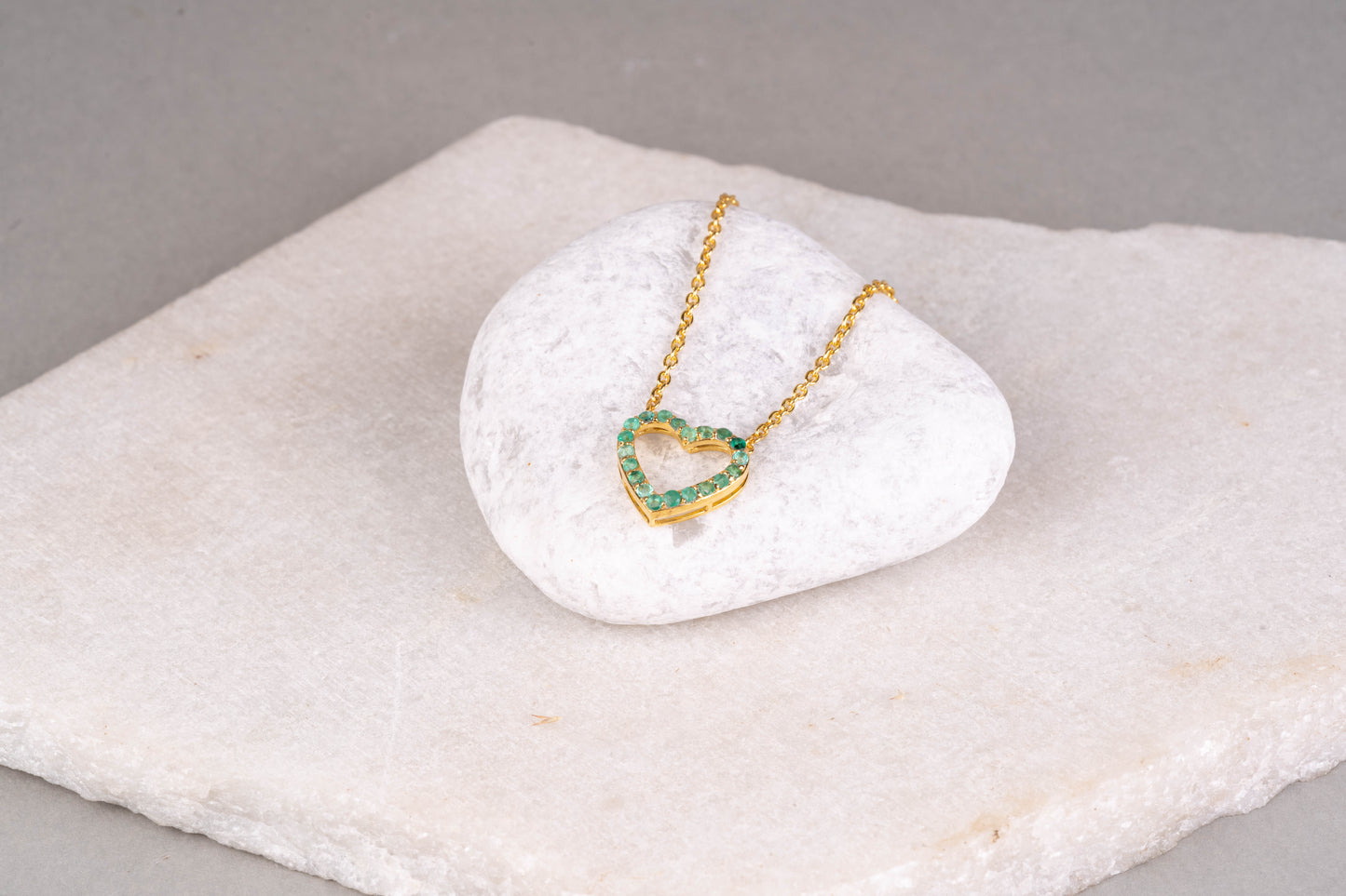 Regal Emerald Amour Pendant