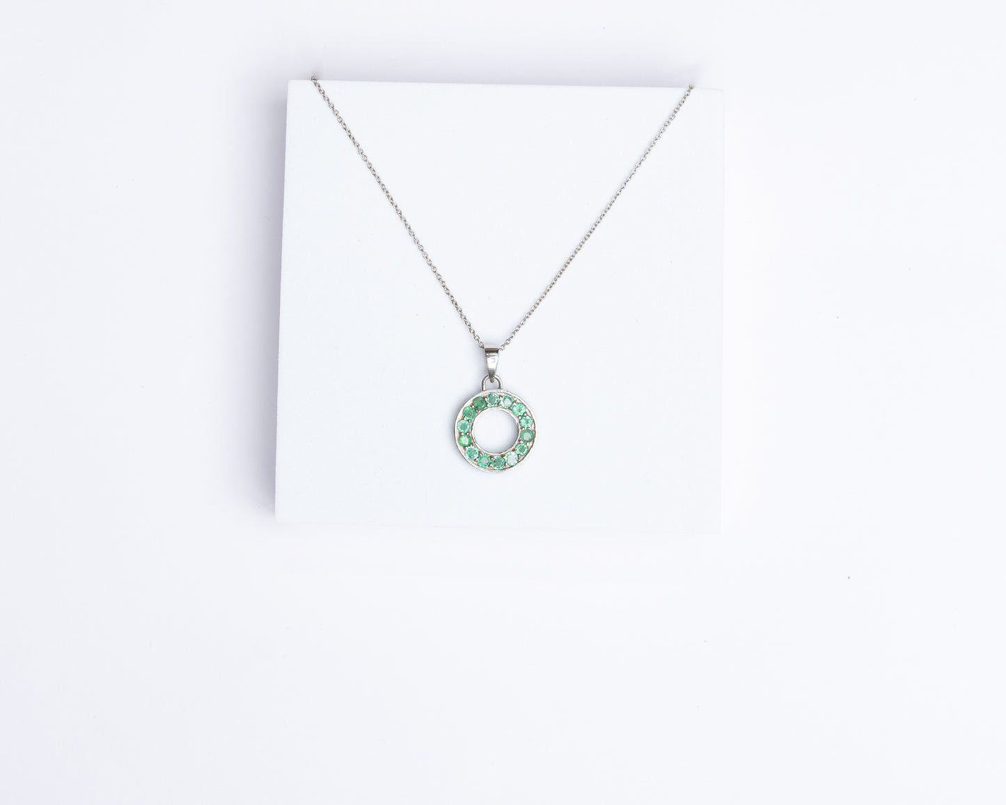 Emerald Vida pendant