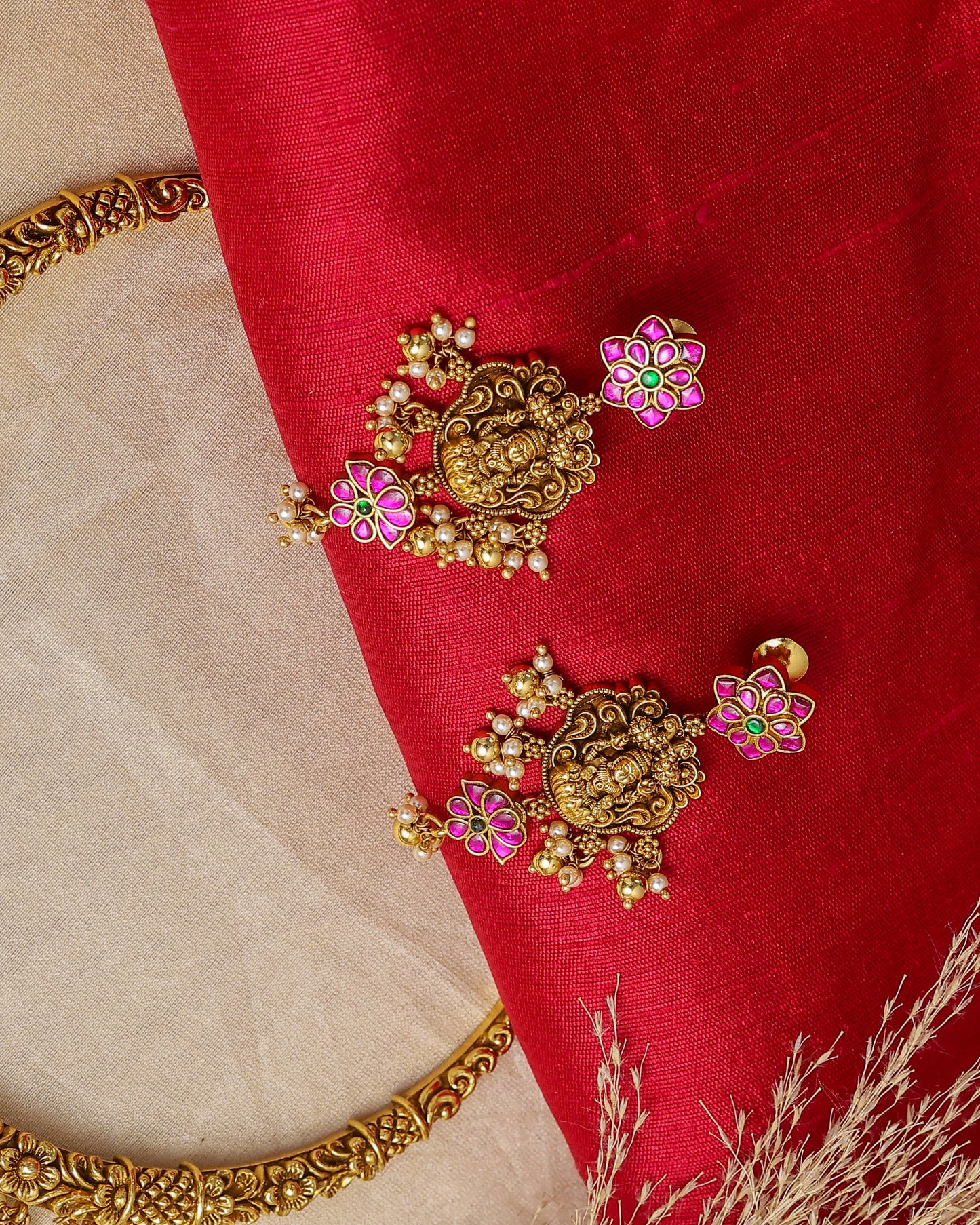 Aravi Temple Necklace Set