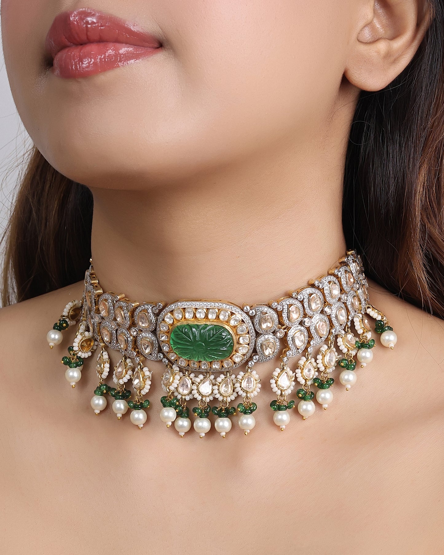 Taarini Kundan Choker