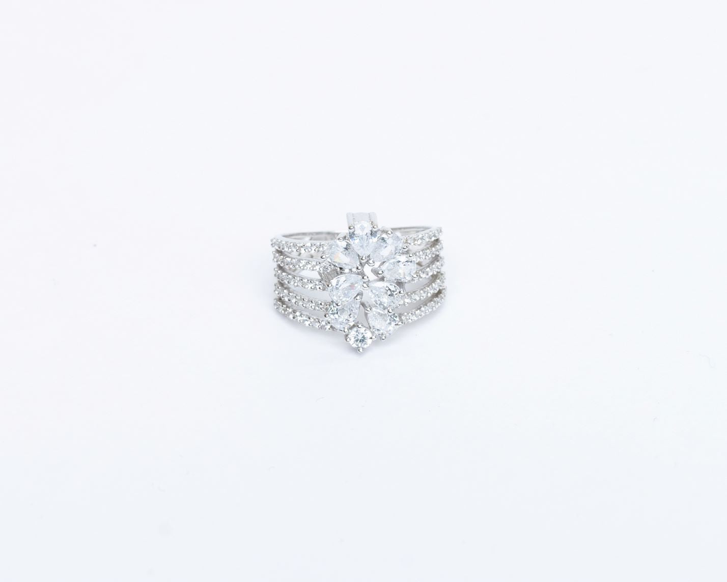 Clustered artificial diamond ring