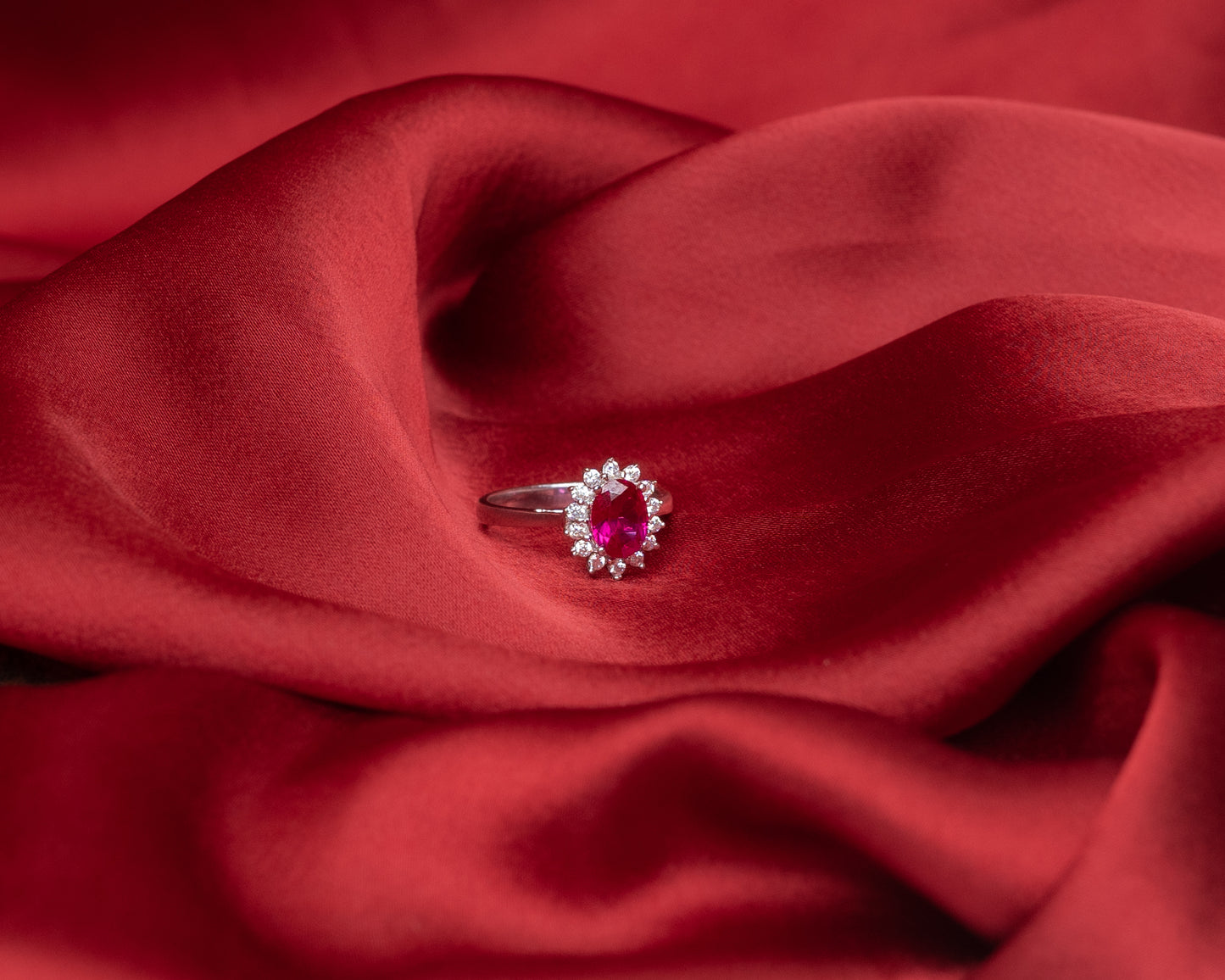 Royal gemstrone ring